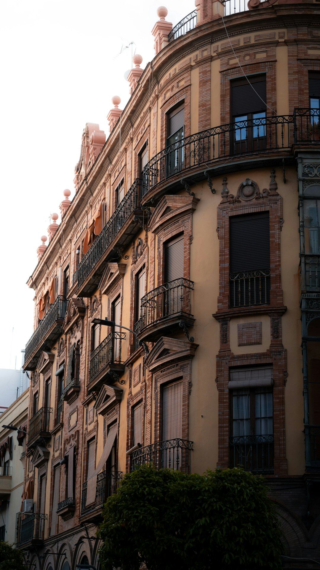 decaying chilean facade